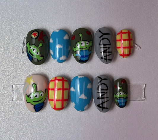 Toy Story Alien Press-On Nails Set