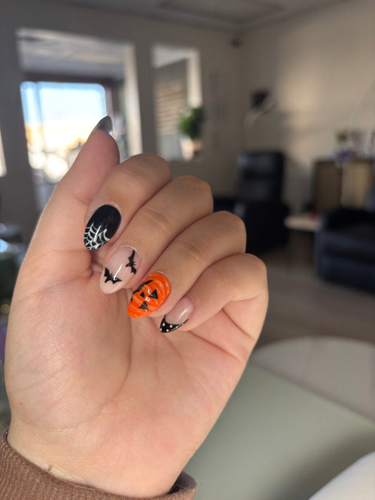 Halloween Nail Art Set – Pumpkin & Bat Design 🎃🦇